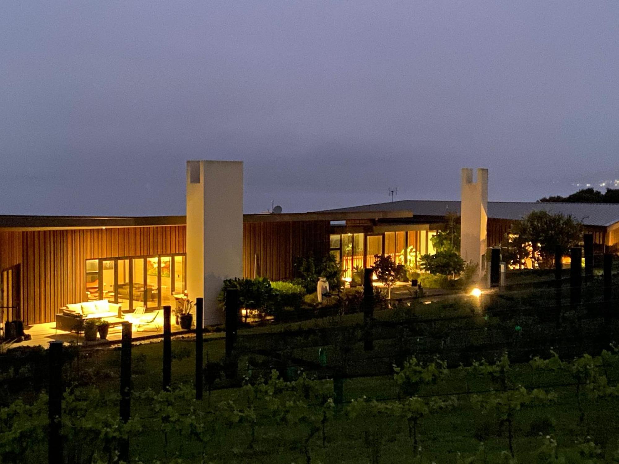 La Bodega Waiheke Island Hotel Surfdale Exterior photo