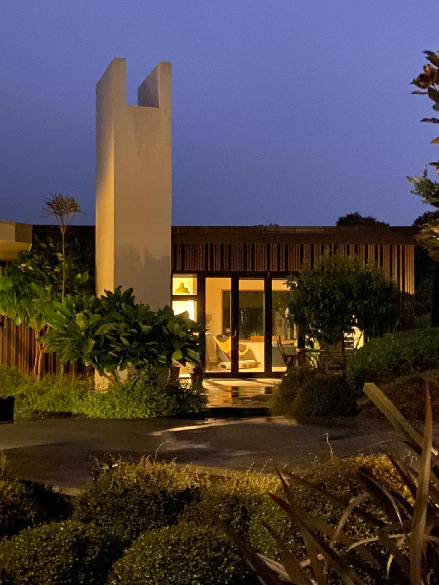La Bodega Waiheke Island Hotel Surfdale Exterior photo