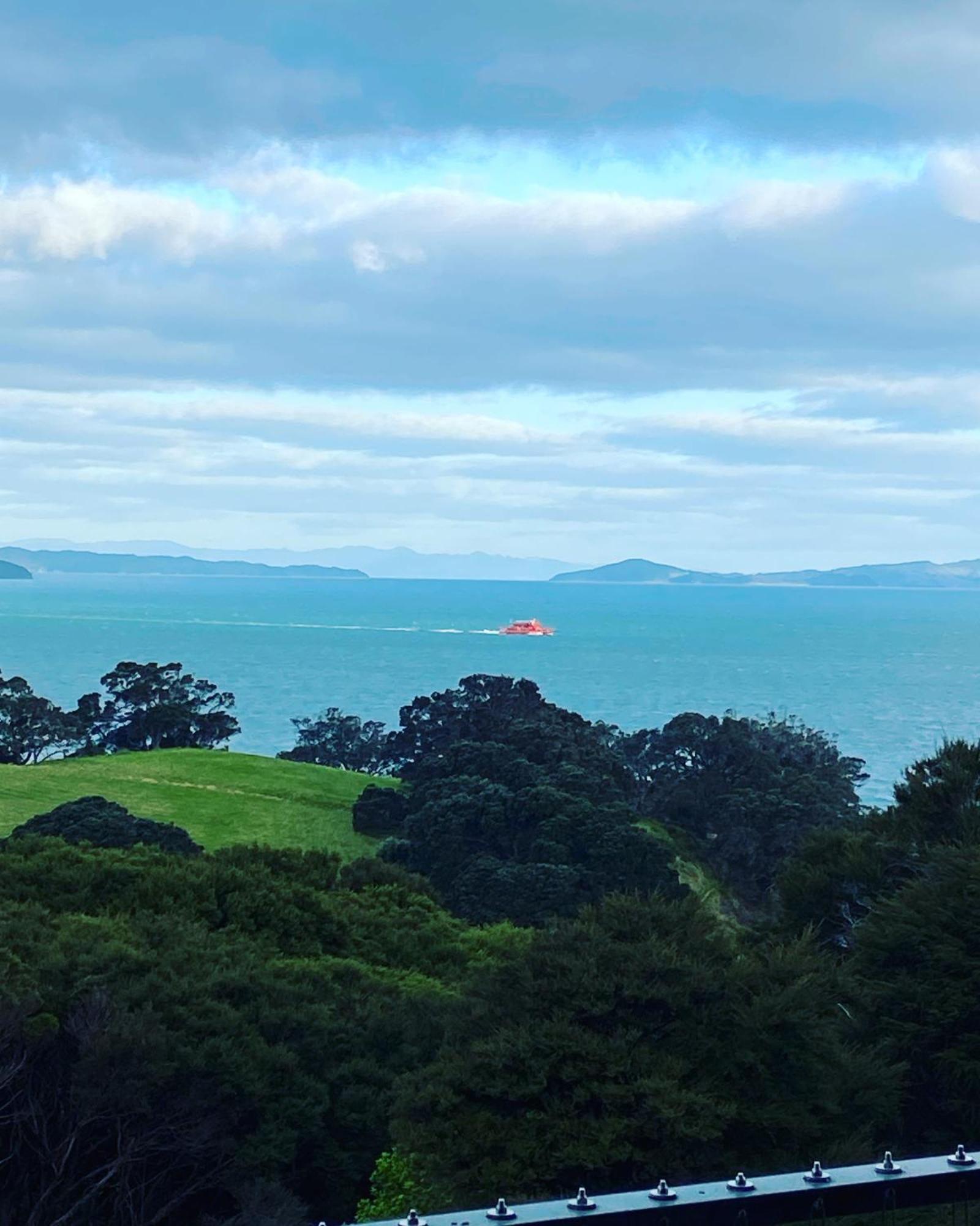 La Bodega Waiheke Island Hotel Surfdale Exterior photo